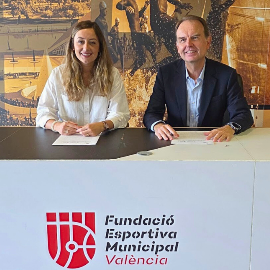 LA FUNDACIÓN DEPORTIVA MUNICIPAL Y KELME FIRMAN UN CONVENIO DE COLABORACIÓN PARA APOYAR LA LABOR DEL VOLUNTARIADO DEPORTIVO DE VALÈNCIA